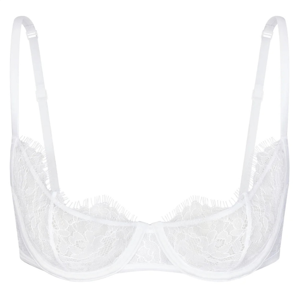SKIMS LACE UNLINED SCOOP BRA | SNOW